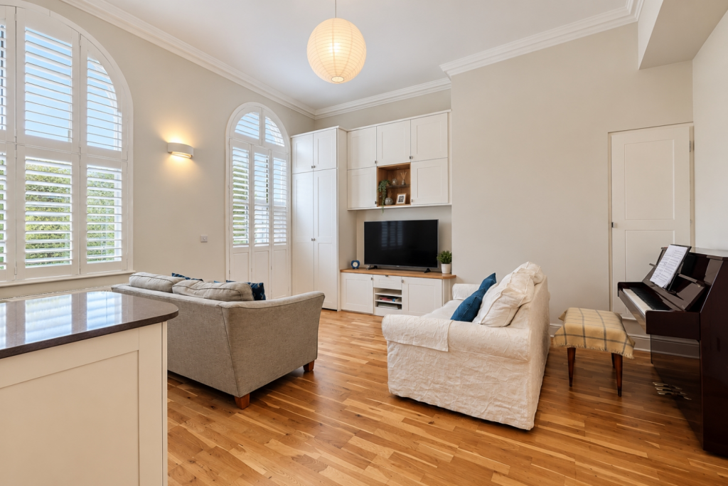 Apartment in Southall - View 3