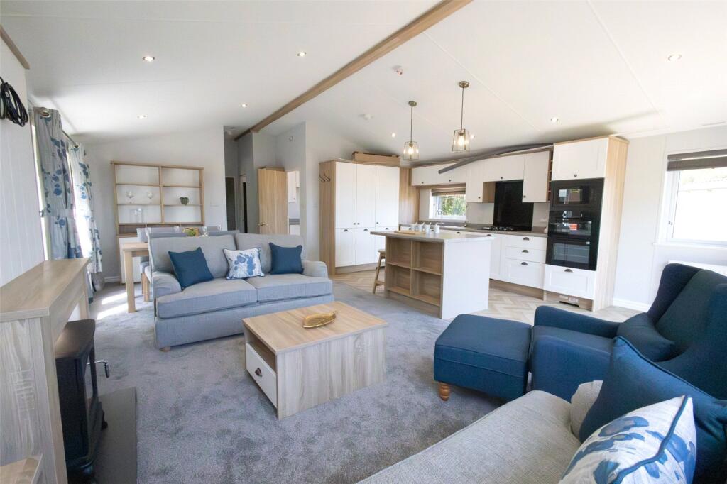 House in Havant, Hampshire - View 5