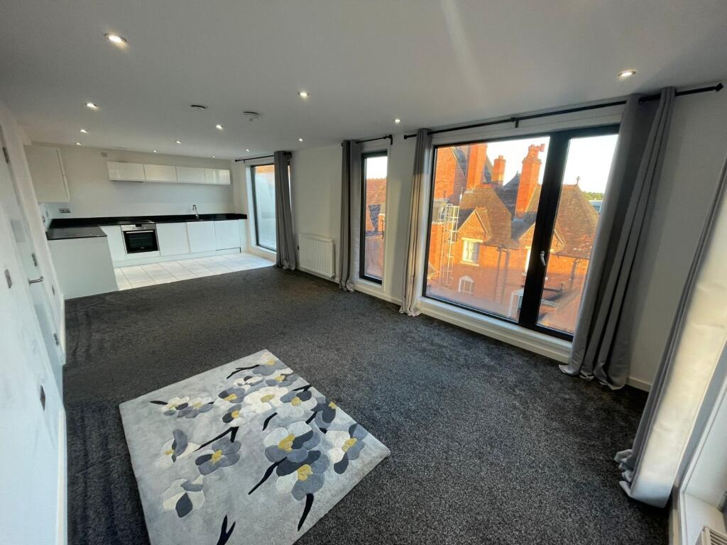 Apartment in Birmingham, Harborne - View 3