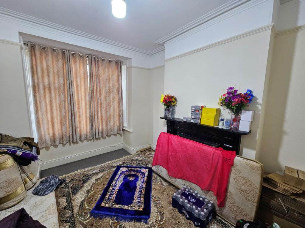 House in Sandwell, West Midlands - View 2