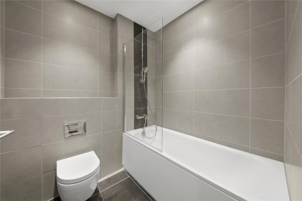Apartment in Southall - View 4