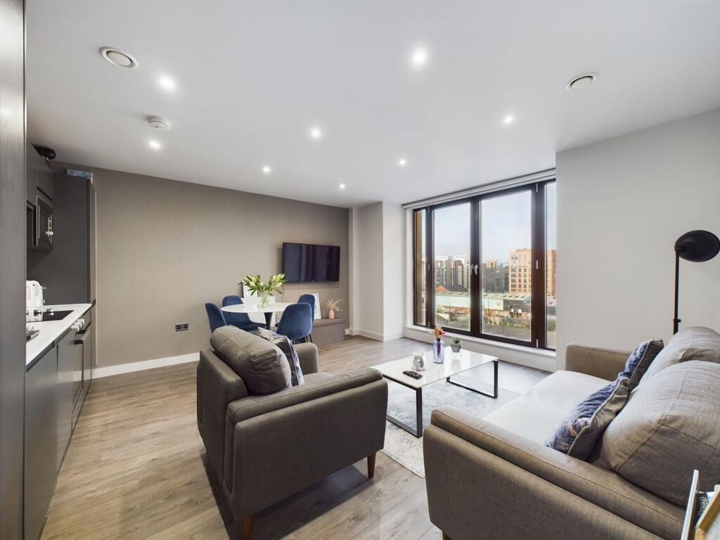 Apartment in Liverpool - More
