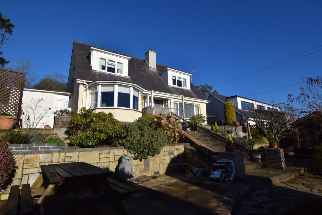 3-bed detached on Lon Ednyfed, Criccieth, £399,950