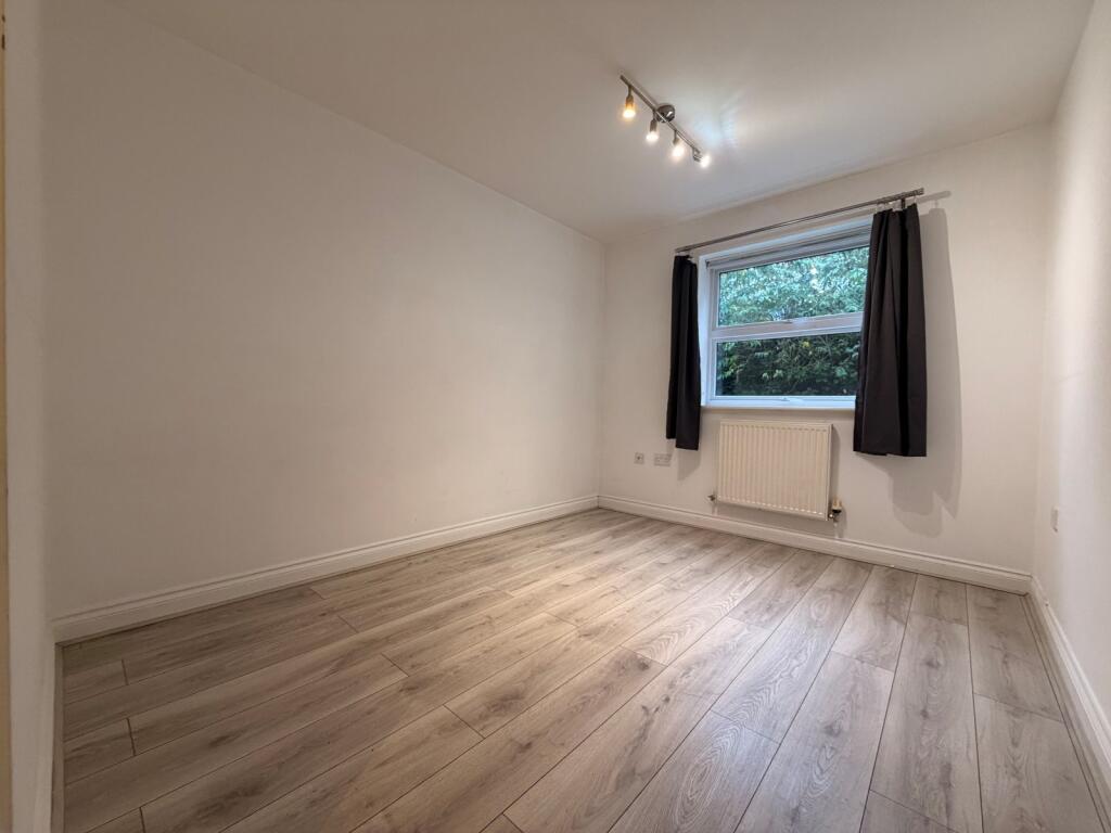 Apartment in Rushcliffe, Compton Acres - View 5