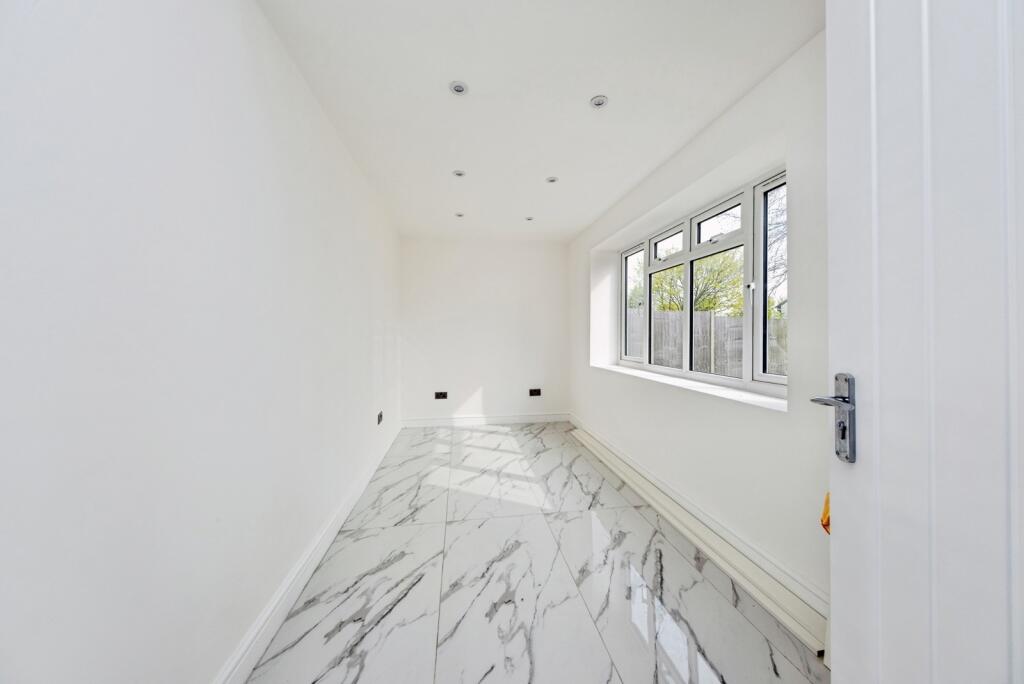 Bletchley Road, MILTON KEYNES, Buckinghamshire, MK17 photo 3