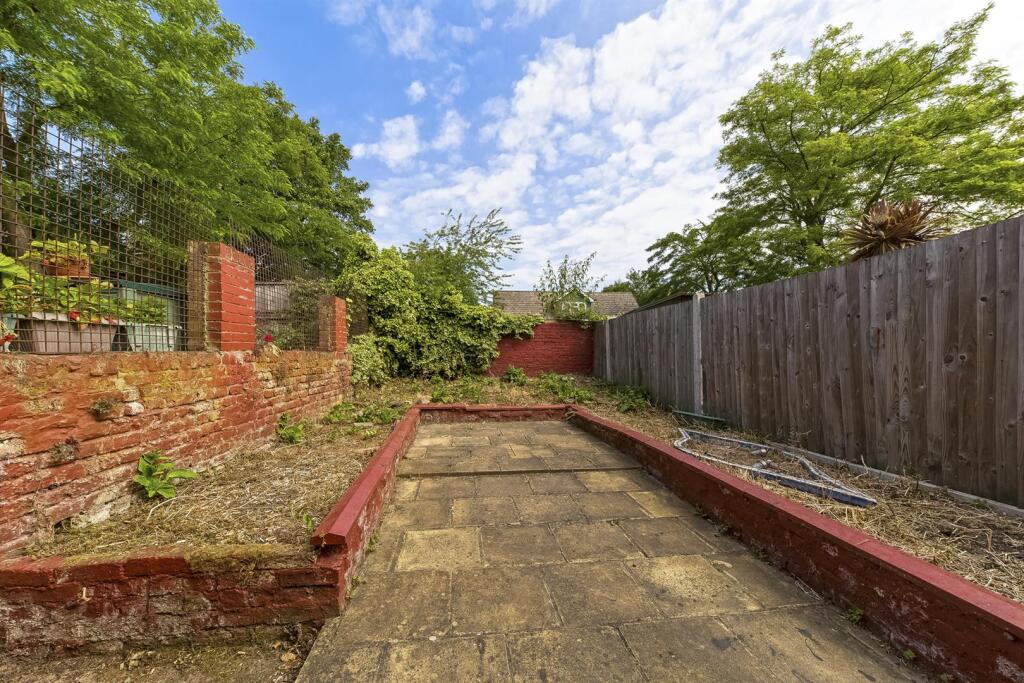 House in London, Bells Gardens Estate, Peckham - View 3