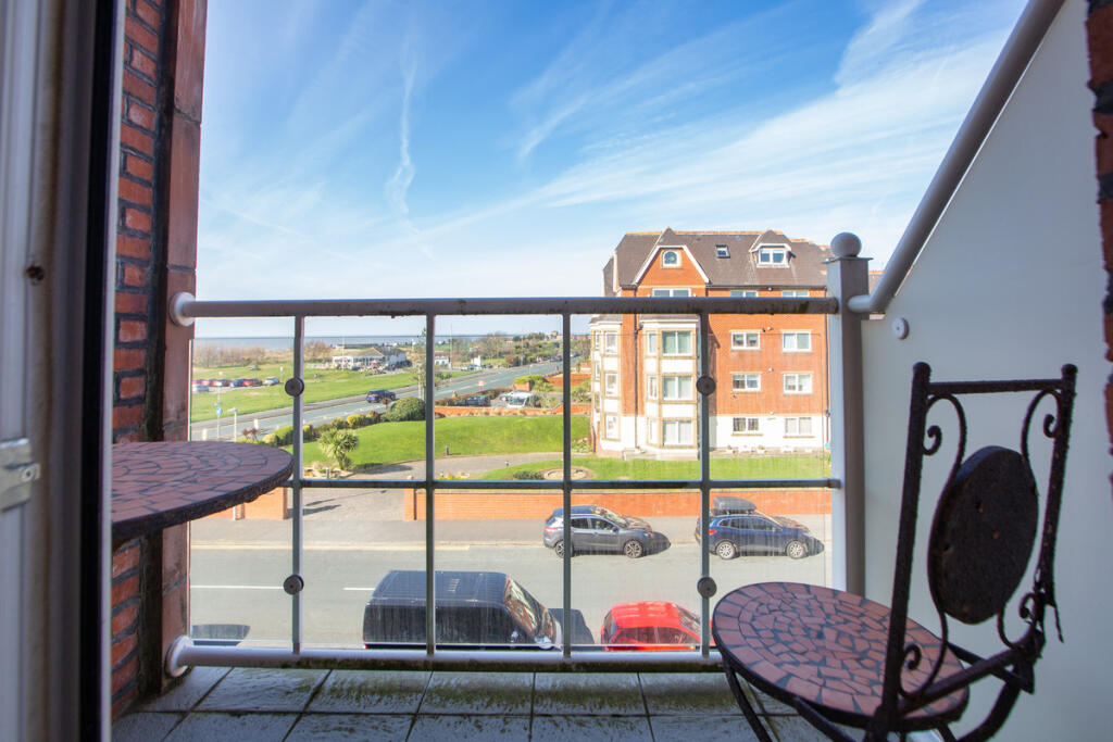 South Promenade, Lytham St. Annes, FY8 photo 2