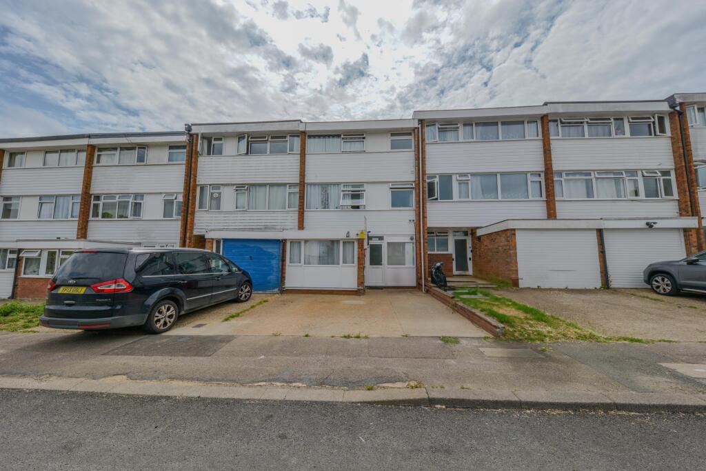Main image of property: Wood Close, Hatfield, AL10