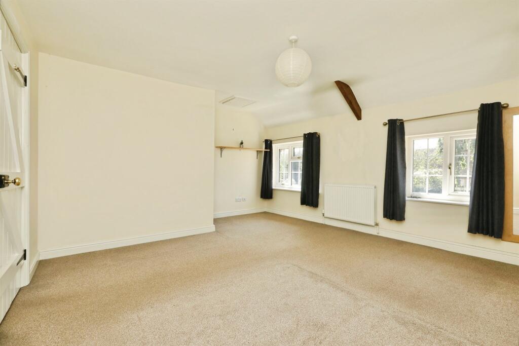 House in Doncaster, Frickley, Clayton with Frickley - More