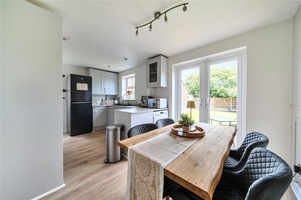 House in Leeds, Howlett Cross - View 4