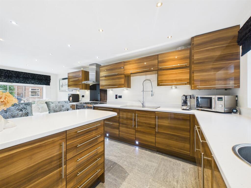 Vestry Road, Oakwood, Derby photo 3