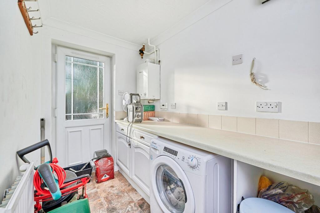 House in Uttlesford, Elsenham - More