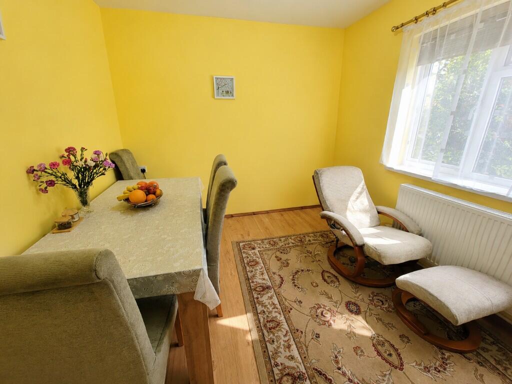 House in Ipswich, Chantry - View 4