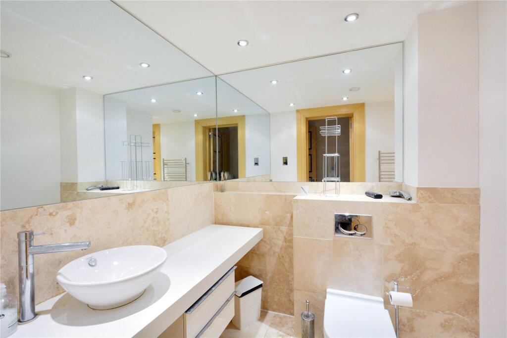 Apartment in London - More