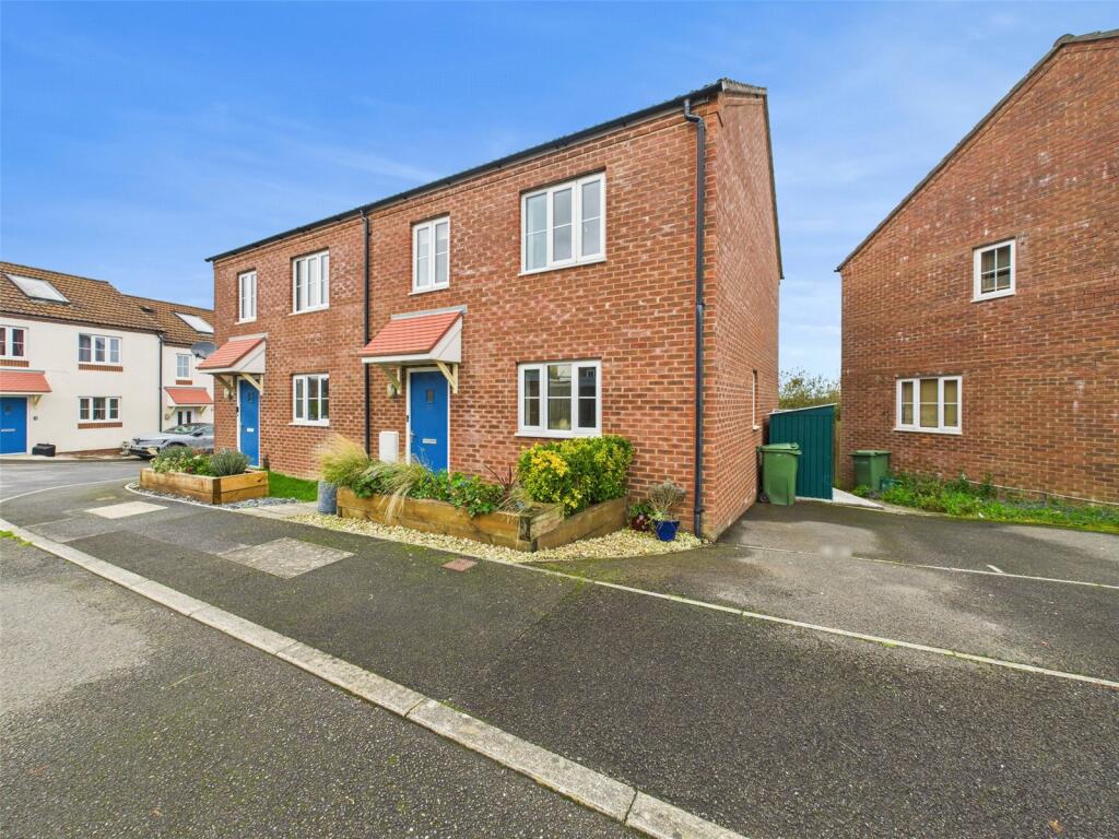 3-bed semi-detached on Craddock Close, Holsworthy, Devon, £78,750