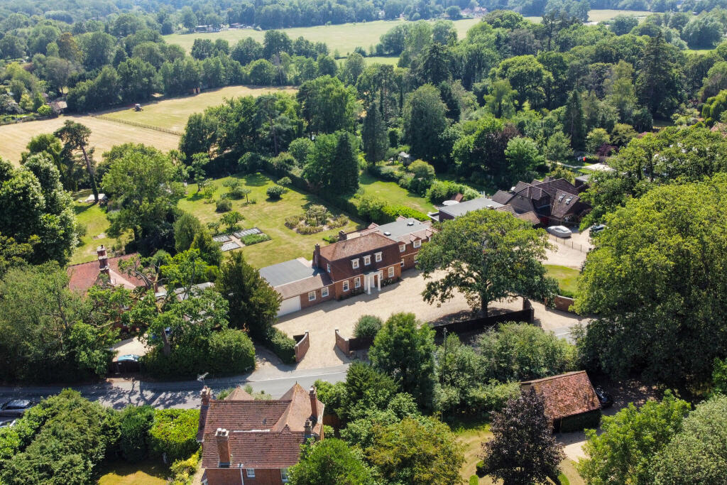 Reading Road, Eversley, RG27 - View 4