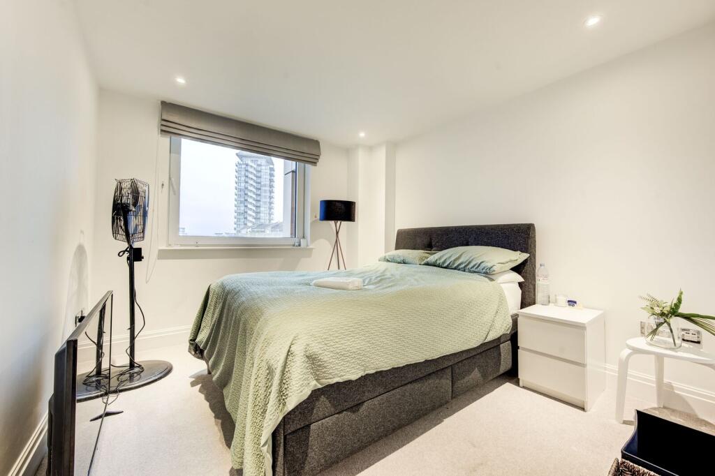 Apartment in London, Imperial Wharf, Fulham - View 4