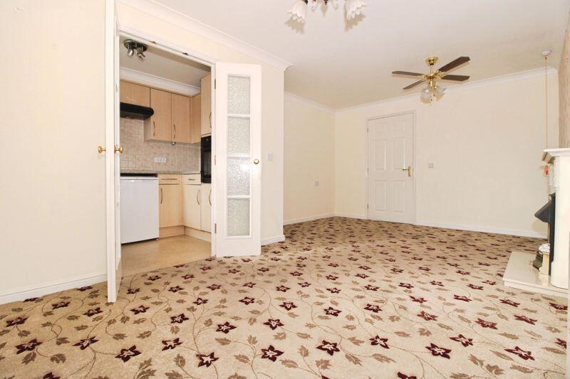 Apartment in Walsall, Leighswood - View 4