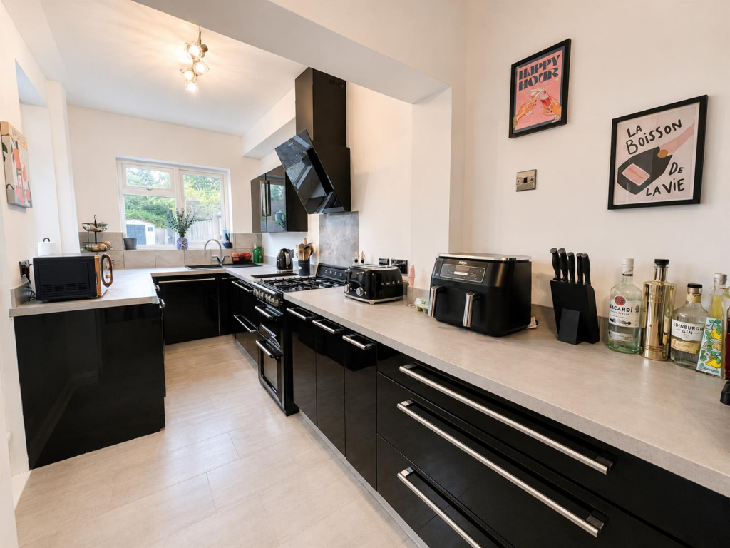 House in Harborough, Fleckney - More