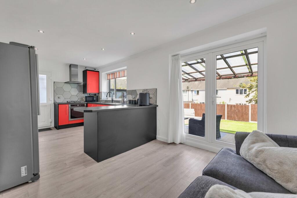 House in Nottingham, Clifton - More