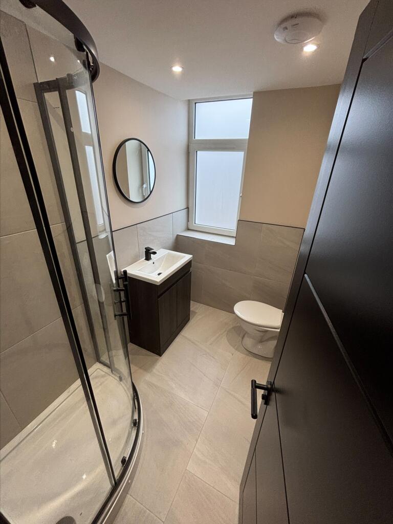 House in Cardiff, Maindy, Cathays - View 5