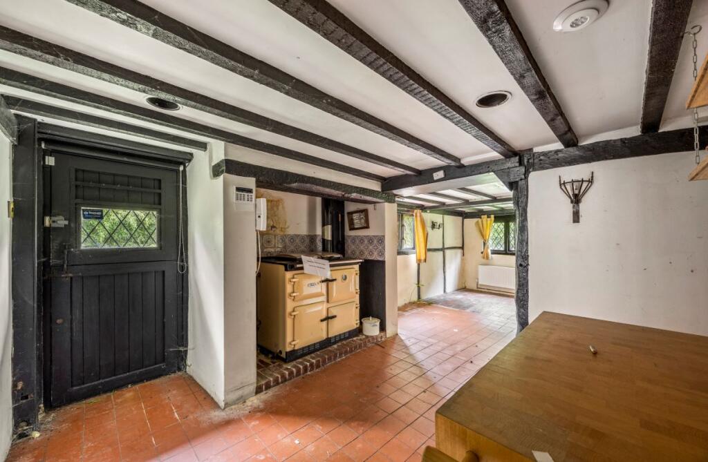 Knights Acre, Poles Lane, Lowfield Heath, Crawley, West Sussex, RH11 0PY photo 4