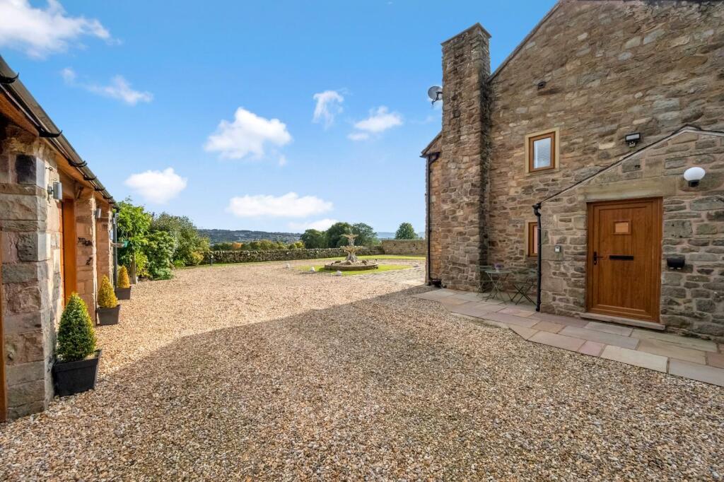 Additional image 51 of Pollard Row, Fence