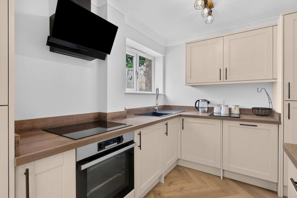 House in Southend-on-Sea - View 5