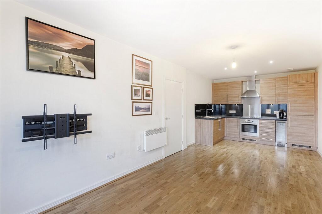 Apartment in London - View 5