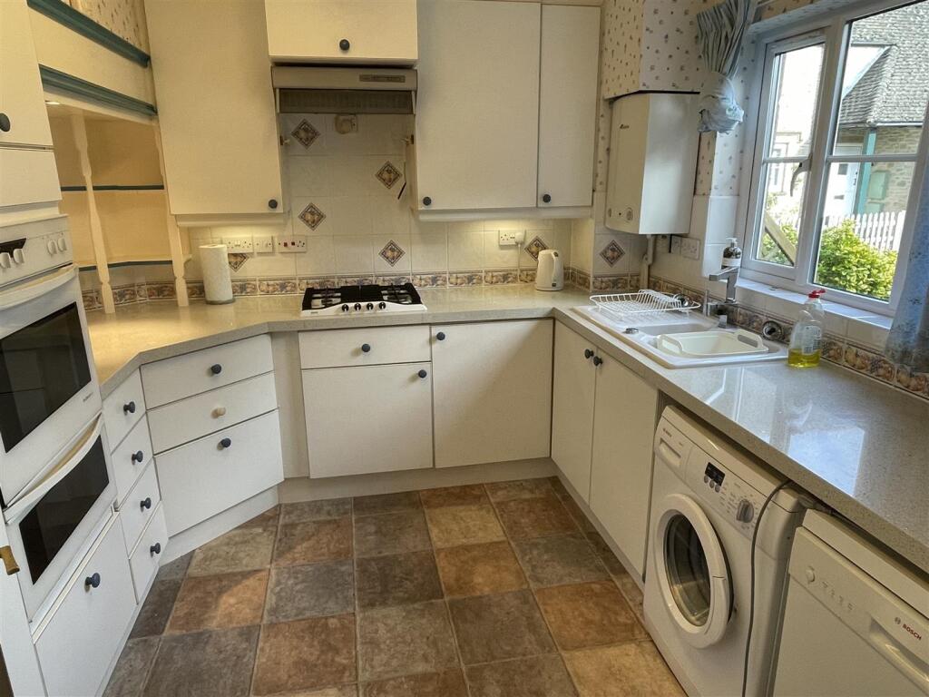 Broadlands Court, Bourton-On-The-Water, Cheltenham photo 4