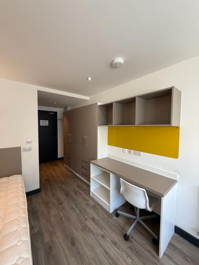 Dumfries Street, Luton, Bedfordshire - View 5
