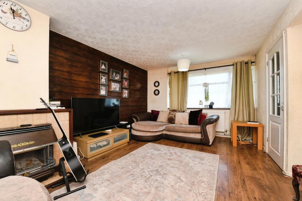 Woolmer Green, Basildon, Essex, SS15 – další