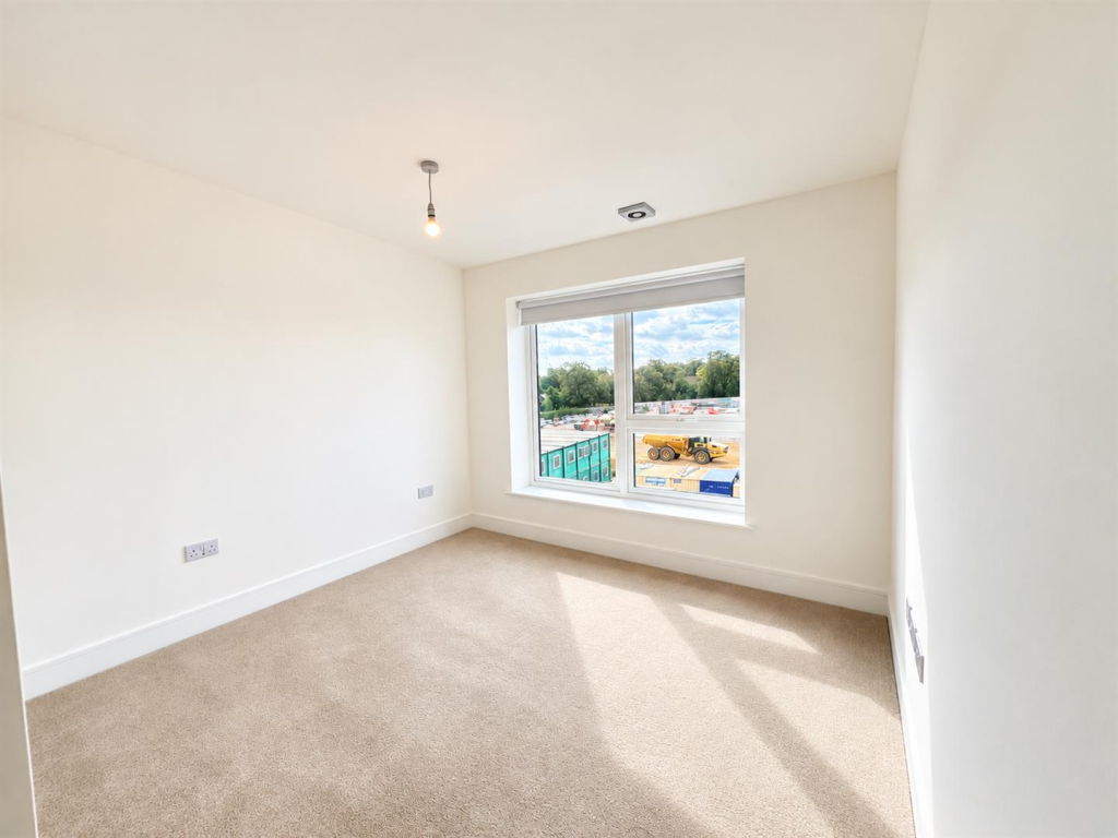 Apartment in Dartford - View 5