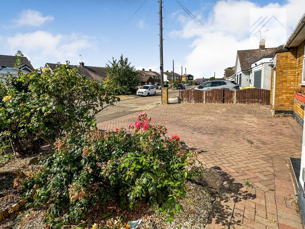 House in Castle Point, Canvey Island - View 5