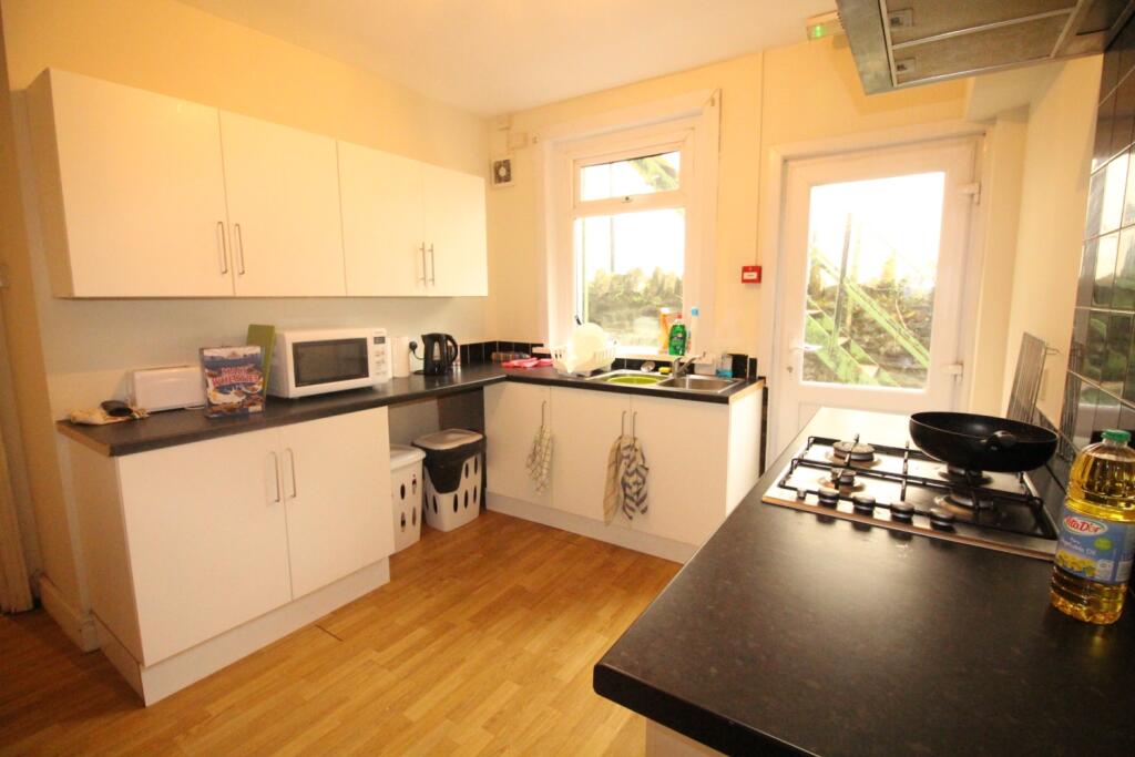 House in Cardiff, Maindy, Cathays - More