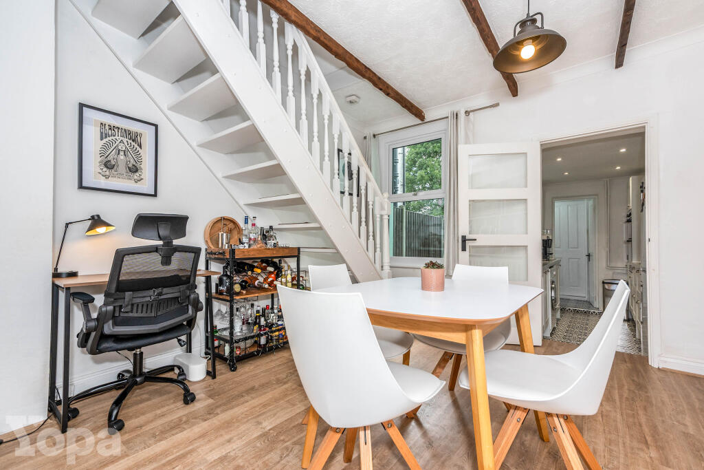 House in London - View 5