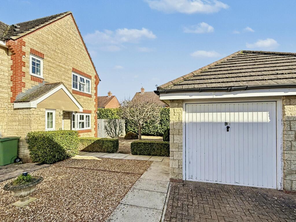Main image of property: Rawdon Way, Faringdon, SN7