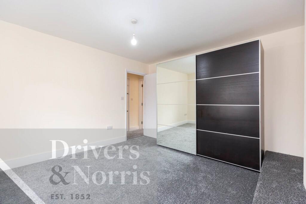 Apartment in London, Manor House, Stoke Newington - View 4