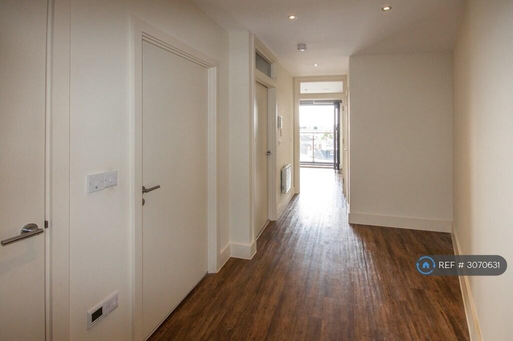 Apartment in Cardiff - View 5