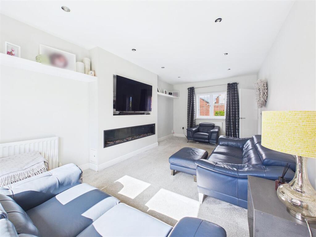 House in Lichfield, Streethay - More