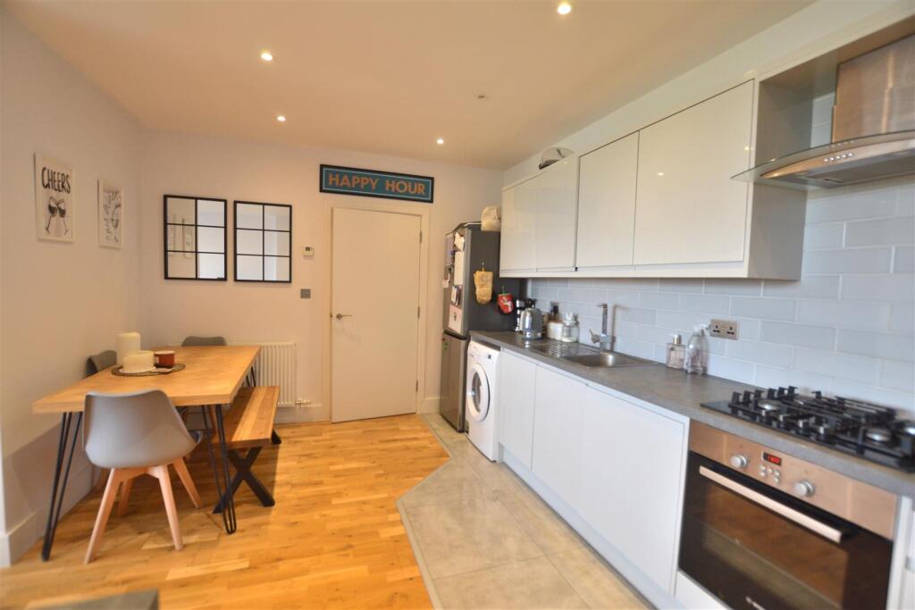 Apartment in Hart, Ancells Business Park, Fleet - More
