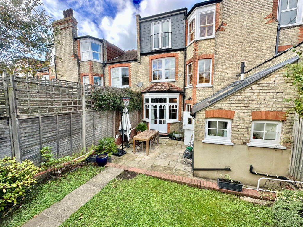 Gainsborough Road, London, N12 photo 4