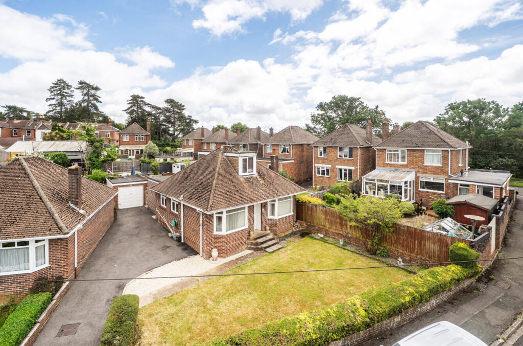 Main image of property: Garrick Gardens, Southampton, Hampshire