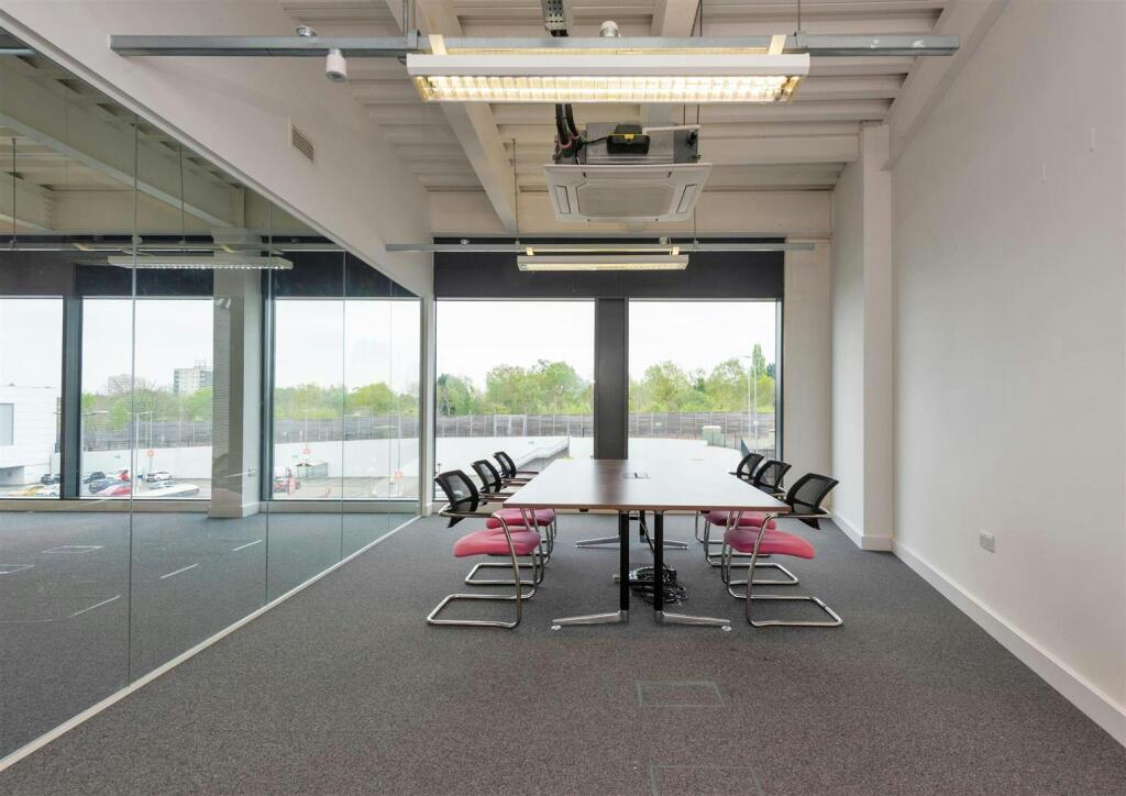 Seven House Offices 3