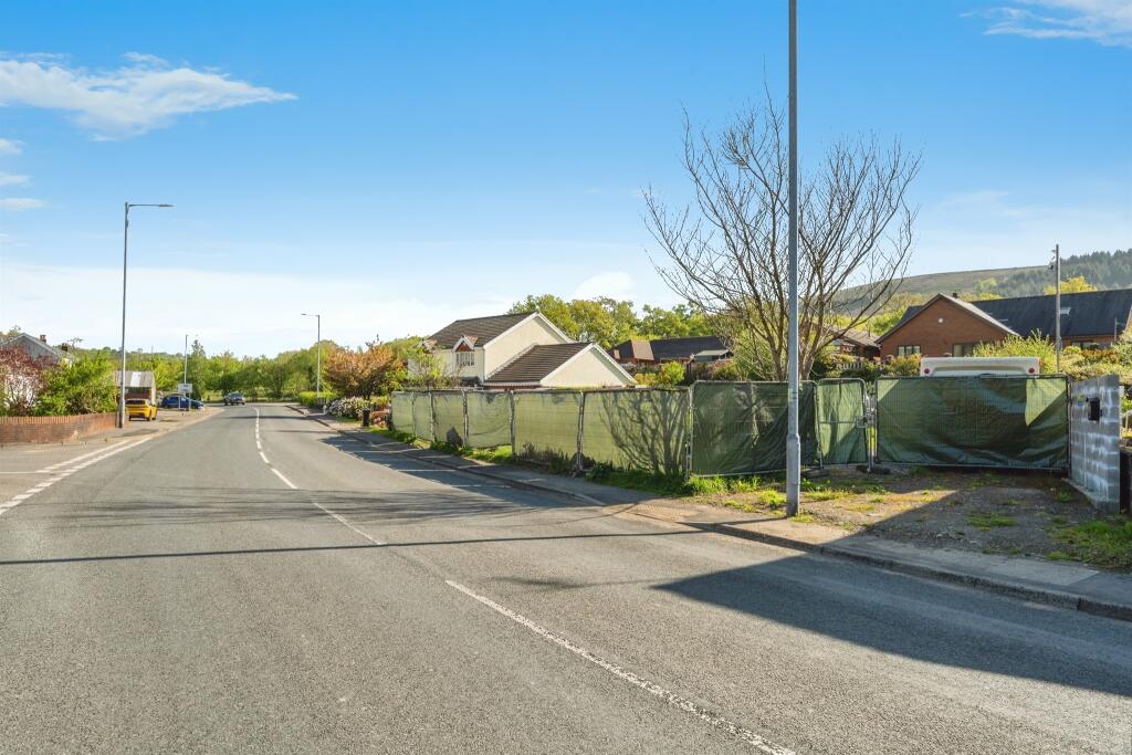 Garbett Place, Crynant, Neath - View 5