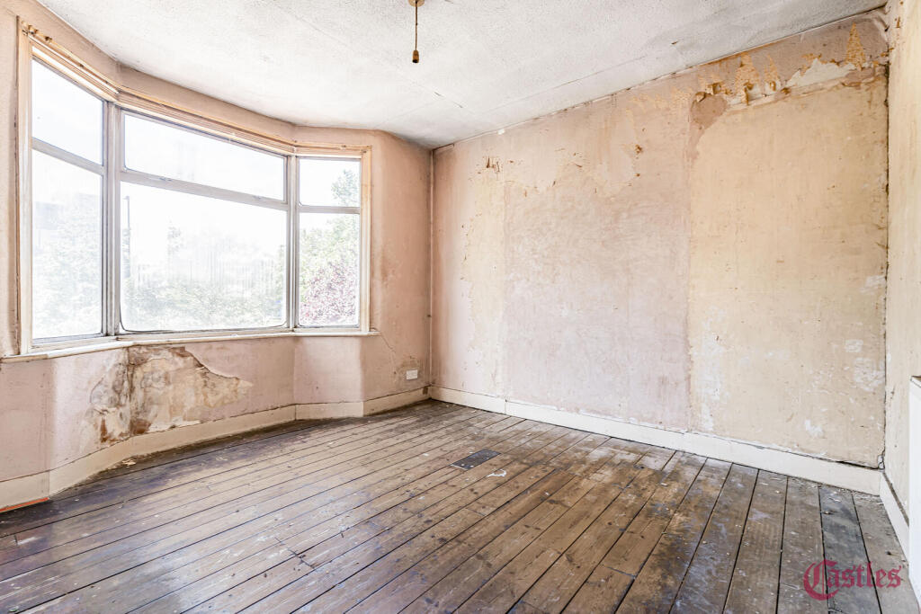Tewkesbury Terrace, London, N11 - View 4