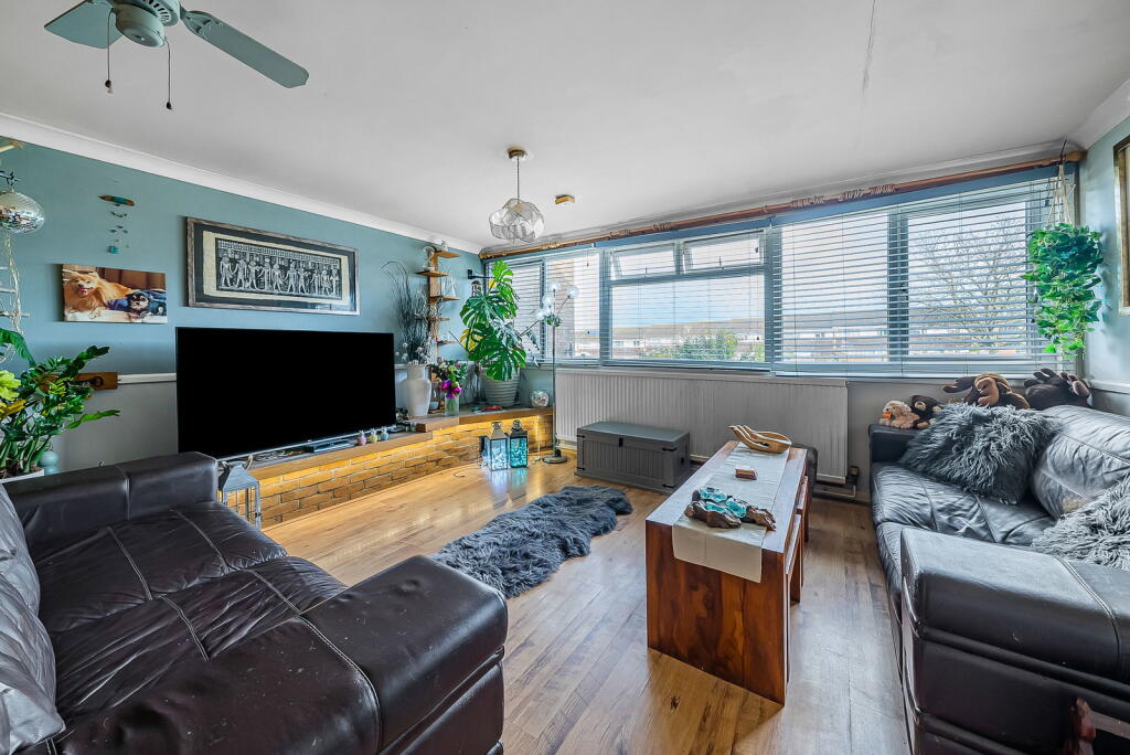 Main image of property: St. Agnells Lane, Hemel Hempstead, HP2