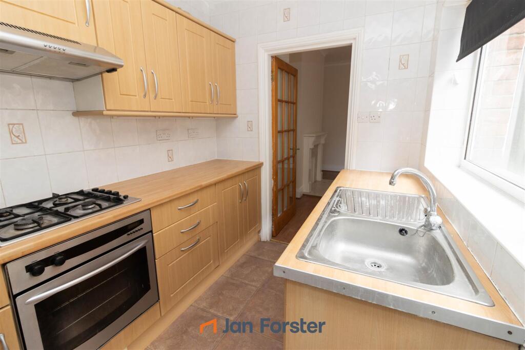 Apartment in North Tyneside, North East - View 4