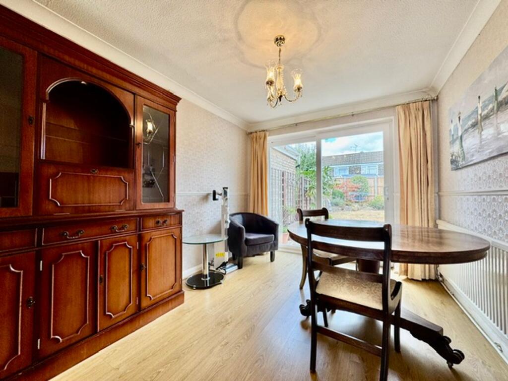 Nightingale Close, Luton, LU2 photo 3