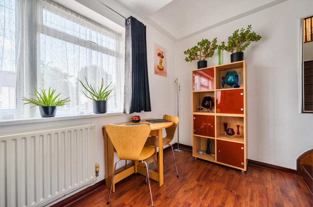 House in Three Rivers, Carpenders Park, Watford Rural - View 4